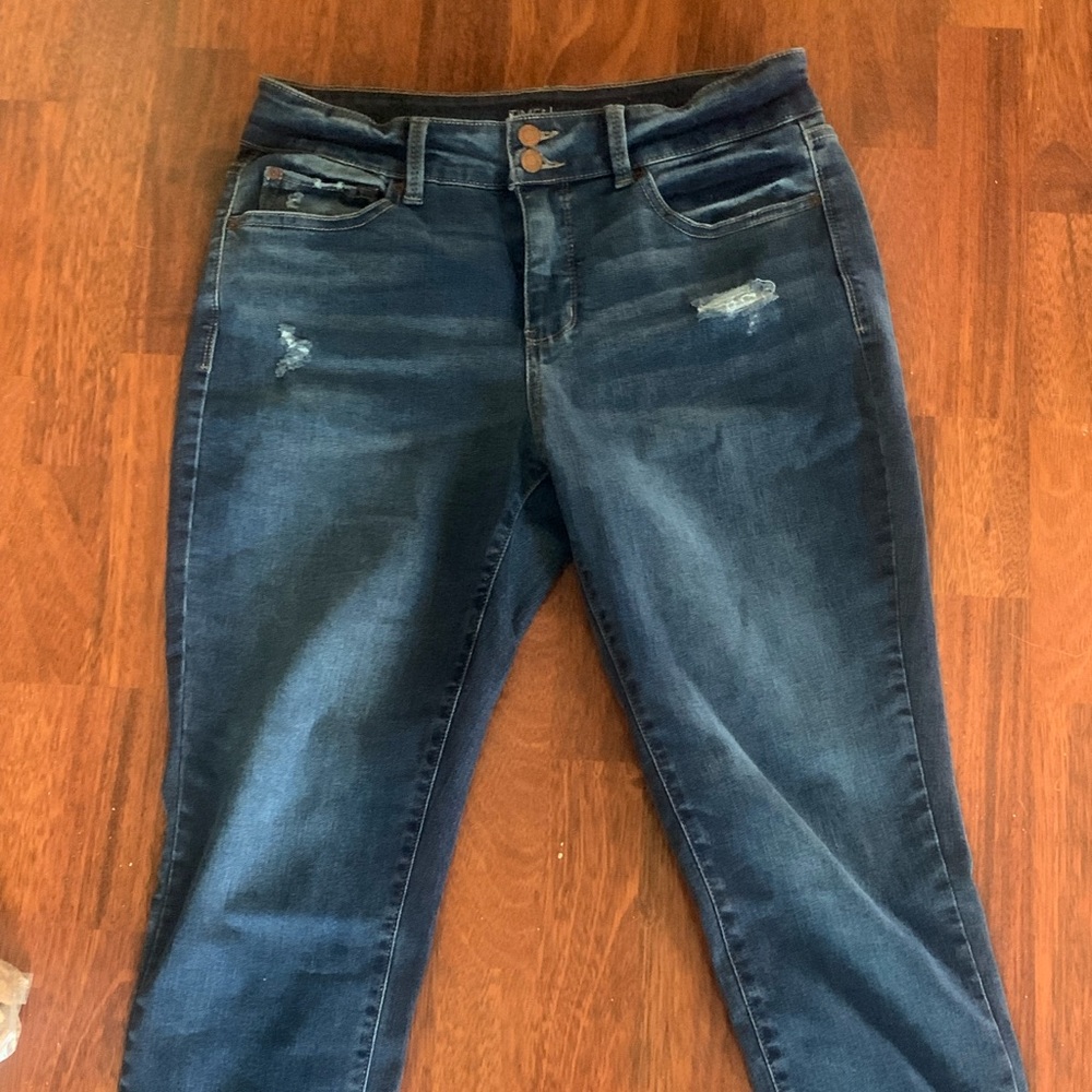 Denim ankle jeans.